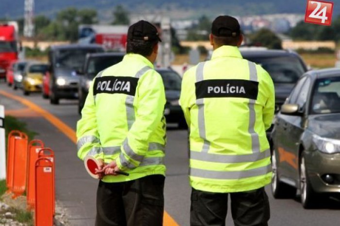Ilustračný obrázok k článku Počas sviatkov pribudne na cestách Bratislavského kraja viac policajtov