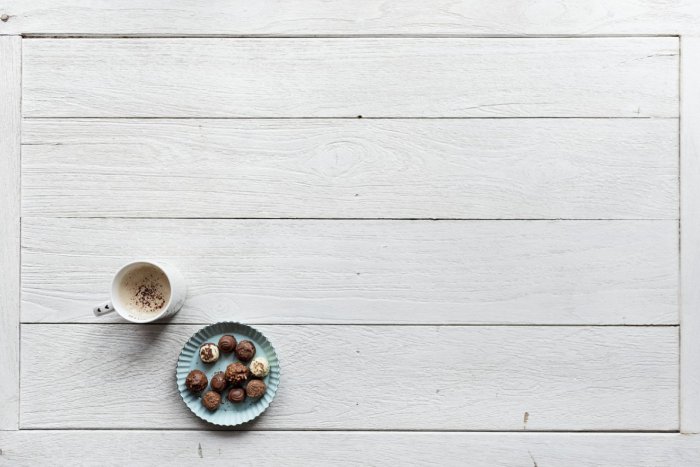 Ilustračný obrázok k článku Zdravé a navyše chutné: Orieškové guľky s čokoládou, vločkami a kokosom